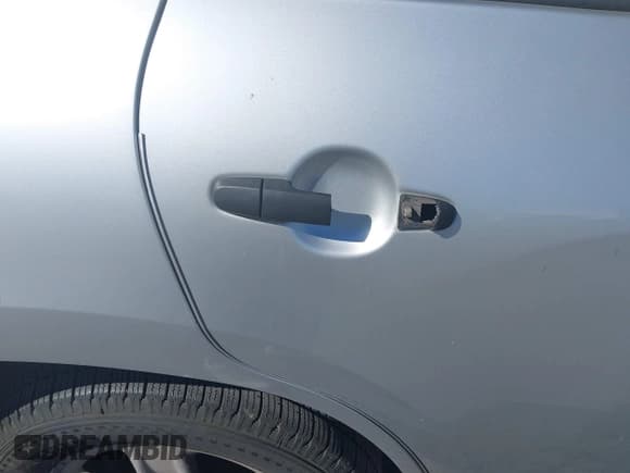 ✅ 2010 Toyota RAV4 • VIN: 2T3ZF4DV3AW042792 • Lot: 43630220. Listed on IAAI with 123,919 mi. Free auction sales archive from the USA and detailed vehicle history report at DreamBid. Image 16.