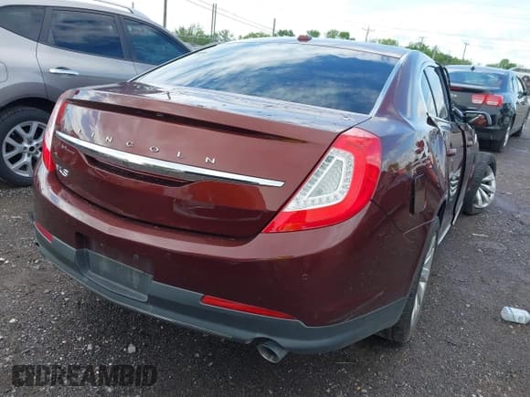 ✅ 2015 Lincoln MKS • VIN: 1LNHL9DK7FG602187 • Lot: 42074168. Wystawiony na IAAI z przebiegiem 175 042 mil. Bezpłatny archiwum sprzedaży aukcyjnych z USA i szczegółowy raport historii pojazdu na DreamBid. Zdjęcie 4.