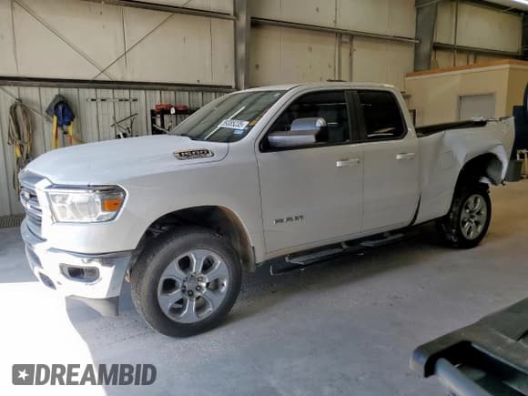✅ 2021 Ram 1500 Lone Star • VIN: 1C6RREBG2MN821153 • Lot: 59385235. Wystawiony na Copart z przebiegiem 101 166 mil. Bezpłatny archiwum sprzedaży aukcyjnych z USA i szczegółowy raport historii pojazdu na DreamBid. Zdjęcie 1.