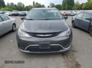 ✅ 2018 Chrysler Pacifica Touring L • VIN: 2C4RC1BG9JR124516 • Лот: 71738455. Опубликован ранее на Copart с пробегом 168 762 миль. Бесплатный доступ к архиву аукционных продаж из США и подробный отчёт об истории автомобиля на DreamBid. Изображение 5.
