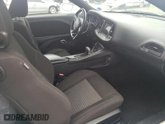 ✅ 2021 Dodge Challenger SXT • VIN: 2C3CDZAG2MH542692 • Lot: 63727155. Wystawiony na Copart z przebiegiem 61 153 mil. Bezpłatny archiwum sprzedaży aukcyjnych z USA i szczegółowy raport historii pojazdu na DreamBid. Zdjęcie 8.