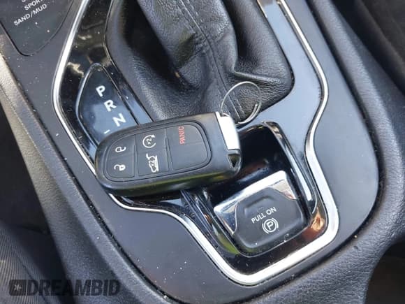 ✅ 2020 Jeep Cherokee Limited • VIN: 1C4PJMDX2LD590435 • Lot: 43582964. Wystawiony na IAAI z przebiegiem 97 291 mil. Bezpłatny archiwum sprzedaży aukcyjnych z USA i szczegółowy raport historii pojazdu na DreamBid. Zdjęcie 11.