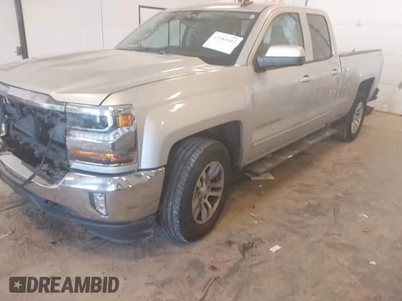 2018 Chevrolet Silverado 1500 LT z VIN 1GCVKREC6JZ298381, wystawiony jako IAAI lot #43383942 z przebiegiem 101 454 mil mil oraz . Historia ofert i sprzedaży dostępna na DreamBid. Obrazek 17.