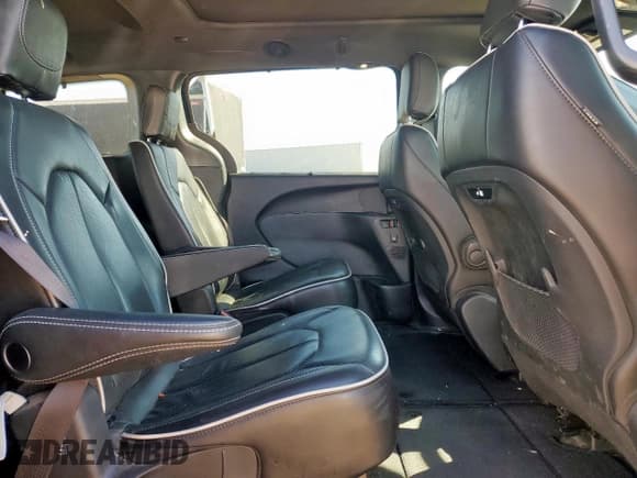 ✅ 2023 Chrysler Pacifica Limited • VIN: 2C4RC1GG8PR625799 • Lot: 85699155. Listed on Copart with 29,273 mi. Free auction sales archive from the USA and detailed vehicle history report at DreamBid. Image 11.