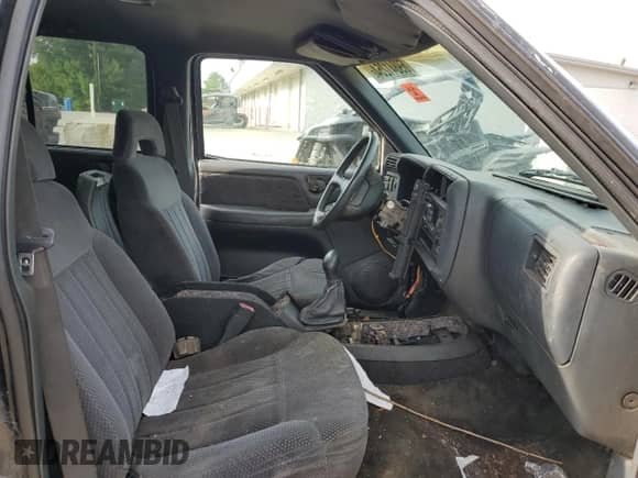 1997 Chevrolet Blazer LS с VIN 1GNDT13W2V2128712, выставлен на аукционе Copart как лот 69841254 с пробегом 196 720 миль миль и Списание • Salvage title. История ставок и продаж доступна на DreamBid. Изображение 7.