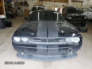 ✅ 2012 Dodge Challenger SRT-8 392 • VIN: 2C3CDYCJ1CH153656 • Lot: 41699515. Wystawiony na Copart z przebiegiem 98 051 mil. Bezpłatny archiwum sprzedaży aukcyjnych z USA i szczegółowy raport historii pojazdu na DreamBid. Zdjęcie 5.