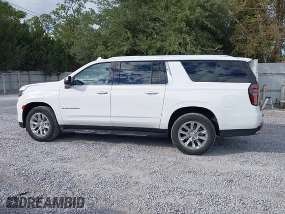 ✅ 2023 Chevrolet Suburban Premier • VIN: 1GNSKFKDXPR393461 • Lot: 43639375. Wystawiony na IAAI z przebiegiem 90 211 mil. Bezpłatny archiwum sprzedaży aukcyjnych z USA i szczegółowy raport historii pojazdu na DreamBid. Zdjęcie 14.