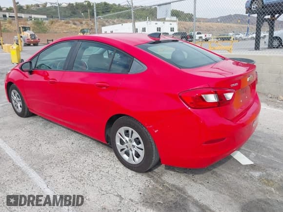 ✅ 2019 Chevrolet Cruze • VIN: 1G1BJ5SM4K7103783 • Лот: 43066273. Опубликован ранее на IAAI с пробегом 100 973 миль. Бесплатный доступ к архиву аукционных продаж из США и подробный отчёт об истории автомобиля на DreamBid. Изображение 3.