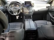 ✅ 2017 Mercedes-Benz GLE 63 S AMG • VIN: 4JGED7FB9HA056189 • Lot: 85035304. Wystawiony na Copart z przebiegiem 82 664 mil. Bezpłatny archiwum sprzedaży aukcyjnych z USA i szczegółowy raport historii pojazdu na DreamBid. Zdjęcie 8.