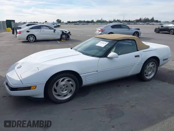 ✅ 1994 Chevrolet Corvette • VIN: 1G1YY32P1R5102357 • Lot: 43618578. Wystawiony na IAAI z przebiegiem 138 221 mil. Bezpłatny archiwum sprzedaży aukcyjnych z USA i szczegółowy raport historii pojazdu na DreamBid. Zdjęcie 14.