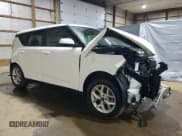 ✅ 2025 Kia Soul LX • VIN: KNDJ23AU1S7931893 • Лот: 92917675. Опубликован ранее на Copart с пробегом 25 710 миль. Бесплатный доступ к архиву аукционных продаж из США и подробный отчёт об истории автомобиля на DreamBid. Изображение 4.