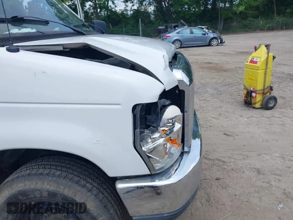 ✅ 2014 Ford Econoline Cargo Commercial • VIN: 1FTNE2EWXEDA19929 • Lot: 42296983. Wystawiony na IAAI z przebiegiem 245 291 mil. Bezpłatny archiwum sprzedaży aukcyjnych z USA i szczegółowy raport historii pojazdu na DreamBid. Zdjęcie 19.