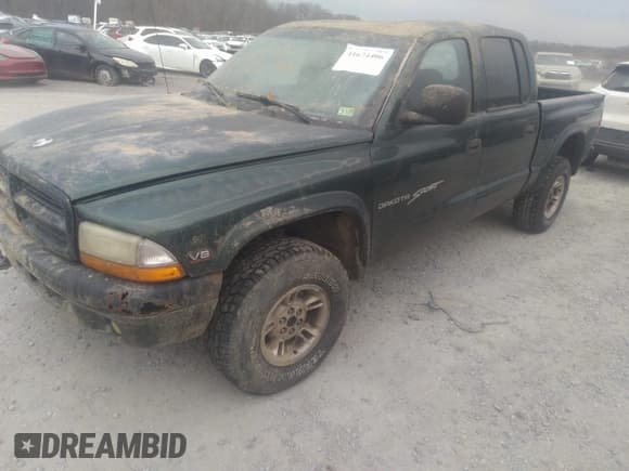 ✅ 2000 Dodge Dakota Sport • VIN: 1B7HG2AZ6YS661541 • Lot: 41674406. Wystawiony na IAAI z przebiegiem 204 117 mil. Bezpłatny archiwum sprzedaży aukcyjnych z USA i szczegółowy raport historii pojazdu na DreamBid. Zdjęcie 2.