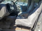 ✅ 2004 Chevrolet Blazer LS • VIN: 1GNDT13X54K166622 • Lot: 50248605. Wystawiony na Copart z przebiegiem 198 301 mil. Bezpłatny archiwum sprzedaży aukcyjnych z USA i szczegółowy raport historii pojazdu na DreamBid. Zdjęcie 7.