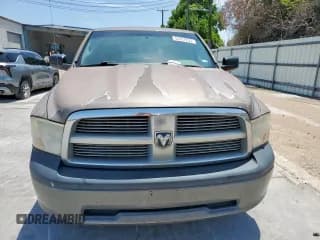 ✅ 2009 Dodge 1500 SLT • VIN: 1D3HB18P89S732311 • Lot: 56957255. Wystawiony na Copart z przebiegiem 313 847 mil. Bezpłatny archiwum sprzedaży aukcyjnych z USA i szczegółowy raport historii pojazdu na DreamBid. Zdjęcie 5.