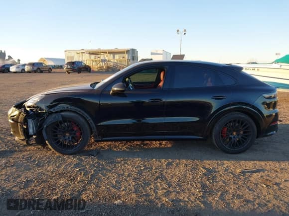 ✅ 2021 Porsche Cayenne GTS • VIN: WP1BG2AY9MDA49702 • Лот: 40789860. Опубликован ранее на IAAI с пробегом 18 695 миль. Бесплатный доступ к архиву аукционных продаж из США и подробный отчёт об истории автомобиля на DreamBid. Изображение 14.