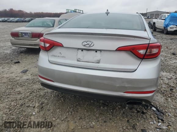 ✅ 2017 Hyundai Sonata SE • VIN: 5NPE24AF7HH572157 • Лот: 70133042. Опубликован ранее на Copart с пробегом Не указан. Бесплатный доступ к архиву аукционных продаж из США и подробный отчёт об истории автомобиля на DreamBid. Изображение 6.