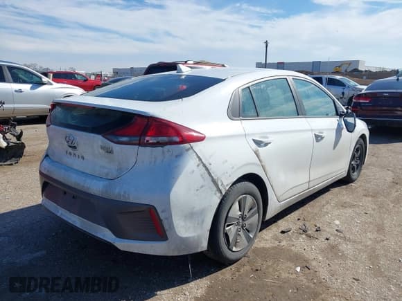 ✅ 2020 Hyundai Ioniq Blue • VIN: KMHC65LC4LU243088 • Lot: 41465637. Wystawiony na IAAI z przebiegiem 141 081 mil. Bezpłatny archiwum sprzedaży aukcyjnych z USA i szczegółowy raport historii pojazdu na DreamBid. Zdjęcie 4.