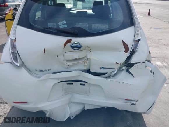 ✅ 2015 Nissan LEAF SL • VIN: 1N4AZ0CP9FC304850 • Lot: 40535477. Listed on IAAI with 15,919 mi. Free auction sales archive from the USA and detailed vehicle history report at DreamBid. Image 15.