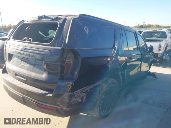 ✅ 2021 Chevrolet Suburban Z71 • VIN: 1GNSKDKD5MR348282 • Лот: 43910018. Опубликован ранее на IAAI с пробегом 212 014 миль. Бесплатный доступ к архиву аукционных продаж из США и подробный отчёт об истории автомобиля на DreamBid. Изображение 19.