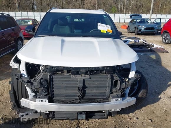 ✅ 2022 Ford Explorer King Ranch • VIN: 1FM5K8LC4NGC02872 • Lot: 41890290. Wystawiony na IAAI z przebiegiem 46 646 mil. Bezpłatny archiwum sprzedaży aukcyjnych z USA i szczegółowy raport historii pojazdu na DreamBid. Zdjęcie 13.