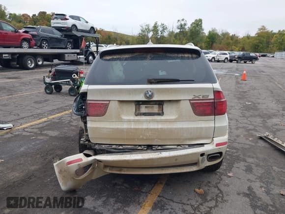 ✅ 2013 BMW X5 xDrive35i • VIN: 5UXZV4C56D0E03267 • Lot: 43450305. Wystawiony na IAAI z przebiegiem Nie podano. Bezpłatny archiwum sprzedaży aukcyjnych z USA i szczegółowy raport historii pojazdu na DreamBid. Zdjęcie 16.