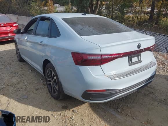 ✅ 2025 Volkswagen Jetta Sport • VIN: 3VWBX7BU1SM058760 • Лот: 43493970. Опубликован ранее на IAAI с пробегом 4 449 миль. Бесплатный доступ к архиву аукционных продаж из США и подробный отчёт об истории автомобиля на DreamBid. Изображение 3.