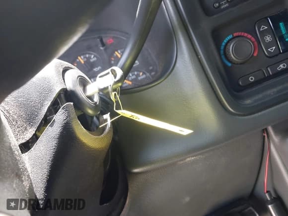 ✅ 2005 Chevrolet Silverado 2500HD LT • VIN: 1GCHK23285F967353 • Lot: 42746677. Wystawiony na IAAI z przebiegiem Nie podano. Bezpłatny archiwum sprzedaży aukcyjnych z USA i szczegółowy raport historii pojazdu na DreamBid. Zdjęcie 11.