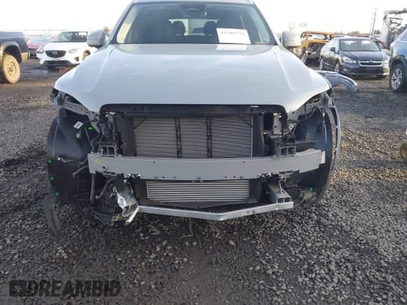 ✅ 2024 Volvo XC90 Plus Bright Theme • VIN: YV4H60CE7R1236724 • Lot: 41389735. Listed on IAAI with 3,582 mi. Free auction sales archive from the USA and detailed vehicle history report at DreamBid. Image 6.