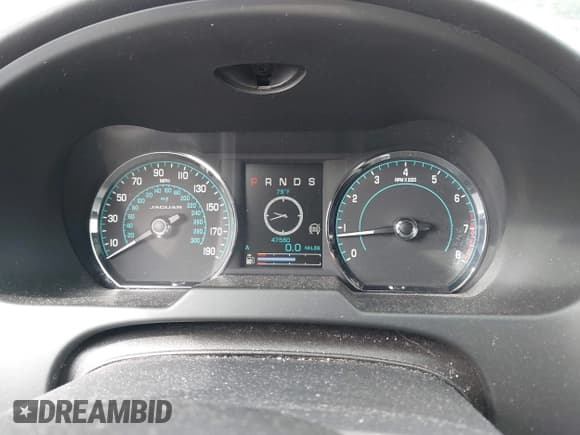 ✅ 2014 Jaguar XF SC • VIN: SAJWJ0EF3E8U13643 • Lot: 42689727. Wystawiony na IAAI z przebiegiem 47 560 mil. Bezpłatny archiwum sprzedaży aukcyjnych z USA i szczegółowy raport historii pojazdu na DreamBid. Zdjęcie 7.