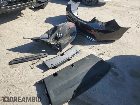 ✅ 2025 Mercedes-Benz C 300 • VIN: W1KAF4GB9SR255915 • Lot: 86113255. Wystawiony na Copart z przebiegiem 1 391 mil. Bezpłatny archiwum sprzedaży aukcyjnych z USA i szczegółowy raport historii pojazdu na DreamBid. Zdjęcie 12.