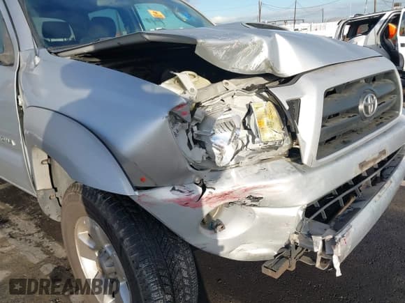 ✅ 2006 Toyota Tacoma PreRunner • VIN: 5TEKU72N46Z313320 • Lot: 43734443. Listed on IAAI with 119,979 mi. Free auction sales archive from the USA and detailed vehicle history report at DreamBid. Image 6.