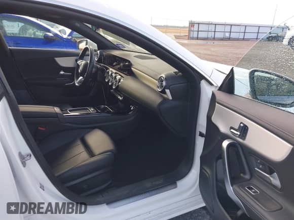 2025 Mercedes-Benz CLA 250 с VIN W1K5J4GB5SN517386, выставлен на аукционе IAAI как лот 42475670 с пробегом 21 839 миль миль и . История ставок и продаж доступна на DreamBid. Изображение 5.
