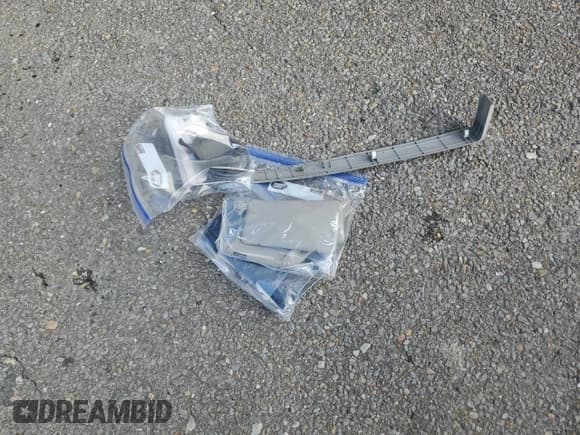 ✅ 2009 Chevrolet Equinox 1LT • VIN: 2CNDL33F896229052 • Лот: 85886744. Опубликован ранее на Copart с пробегом 200 389 миль. Бесплатный доступ к архиву аукционных продаж из США и подробный отчёт об истории автомобиля на DreamBid. Изображение 13.