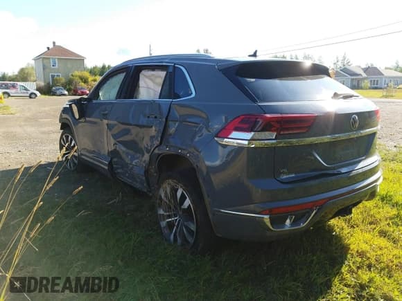 ✅ 2023 Volkswagen Atlas SEL Premium R-Line • VIN: 1V2FE2CA3PC217562 • Lot: 70729615. Wystawiony na Copart z przebiegiem Nie podano. Bezpłatny archiwum sprzedaży aukcyjnych z USA i szczegółowy raport historii pojazdu na DreamBid. Zdjęcie 2.