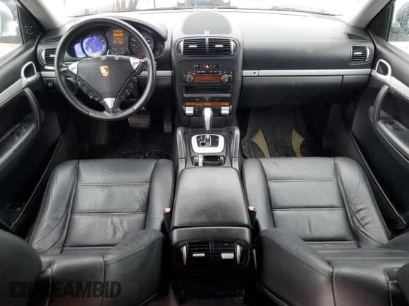 ✅ 2005 Porsche Cayenne • VIN: WP1AA29P95LA23617 • Лот: 70228975. Опубликован ранее на Copart с пробегом 142 840 миль. Бесплатный доступ к архиву аукционных продаж из США и подробный отчёт об истории автомобиля на DreamBid. Изображение 8.