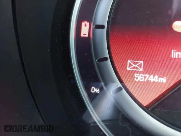 ✅ 2015 FIAT 500e • VIN: 3C3CFFGE5FT503720 • Lot: 43487101. Wystawiony na IAAI z przebiegiem 56 744 mil. Bezpłatny archiwum sprzedaży aukcyjnych z USA i szczegółowy raport historii pojazdu na DreamBid. Zdjęcie 13.