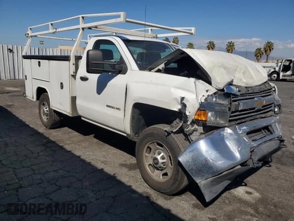 ✅ 2015 Chevrolet Silverado 2500HD Work Truck • VIN: 1GB0CUEG6FZ516103 • Lot: 80951675. Wystawiony na Copart z przebiegiem 356 131 mil. Bezpłatny archiwum sprzedaży aukcyjnych z USA i szczegółowy raport historii pojazdu na DreamBid. Zdjęcie 4.