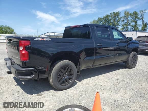 2025 Chevrolet Silverado 1500 Custom z VIN 3GCPKBEK9SG284659, wystawiony jako Copart lot #60167165 z przebiegiem 610 mil mil oraz Szkoda całkowita • Salvage title. Historia ofert i sprzedaży dostępna na DreamBid. Obrazek 3.