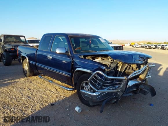 ✅ 1999 GMC Sierra 1500 SLE • VIN: 2GTEC19T4X1530664 • Lot: 42413079. Wystawiony na IAAI z przebiegiem Nie podano. Bezpłatny archiwum sprzedaży aukcyjnych z USA i szczegółowy raport historii pojazdu na DreamBid. Zdjęcie 1.