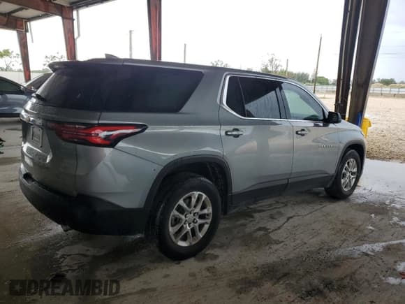 ✅ 2023 Chevrolet Traverse LS • VIN: 1GNERFKW8PJ210227 • Lot: 73453854. Wystawiony na Copart z przebiegiem 41 546 mil. Bezpłatny archiwum sprzedaży aukcyjnych z USA i szczegółowy raport historii pojazdu na DreamBid. Zdjęcie 3.