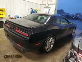 ✅ 2017 Dodge Challenger SXT • VIN: 2C3CDZAG7HH578495 • Lot: 71031252. Wystawiony na Copart z przebiegiem 77 852 mil. Bezpłatny archiwum sprzedaży aukcyjnych z USA i szczegółowy raport historii pojazdu na DreamBid. Zdjęcie 3.