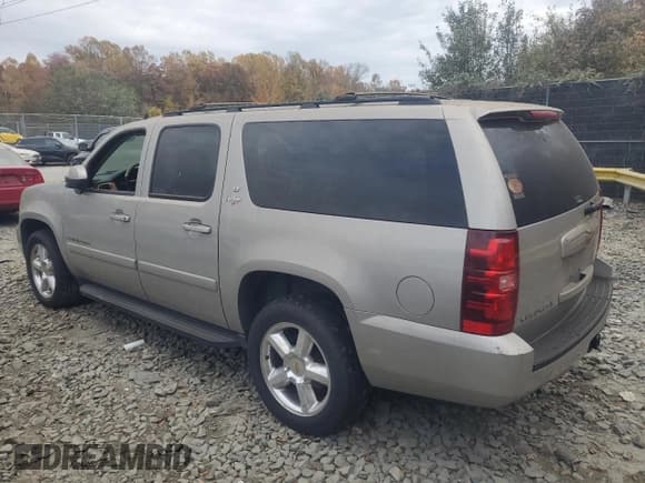 ✅ 2007 Chevrolet Suburban LT • VIN: 1GNFK163X7J347732 • Lot: 78811884. Wystawiony na Copart z przebiegiem 260 651 mil. Bezpłatny archiwum sprzedaży aukcyjnych z USA i szczegółowy raport historii pojazdu na DreamBid. Zdjęcie 2.