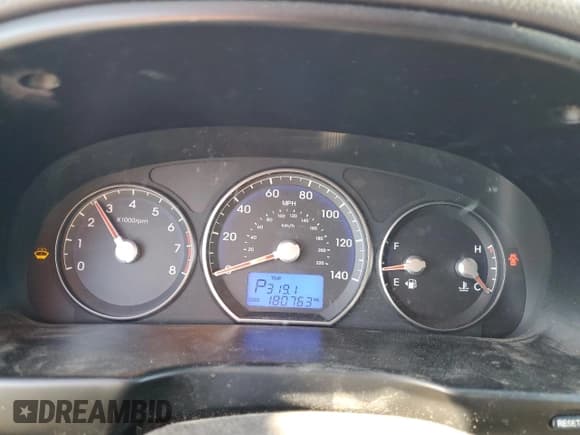 ✅ 2011 Hyundai Santa Fe GLS • VIN: 5XYZG3AB0BG002414 • Lot: 79320024. Listed on Copart with 180,763 mi. Free auction sales archive from the USA and detailed vehicle history report at DreamBid. Image 9.