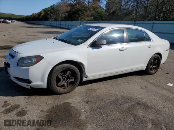 ✅ 2011 Chevrolet Malibu 1LS • VIN: 1G1ZB5E19BF247493 • Lot: 69725884. Listed on Copart with 155,574 mi. Free auction sales archive from the USA and detailed vehicle history report at DreamBid. Image 1.