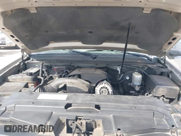 ✅ 2009 Chevrolet Suburban LS • VIN: 1GNFC16029R201204 • Lot: 42855407. Listed on IAAI with 220,289 mi. Free auction sales archive from the USA and detailed vehicle history report at DreamBid. Image 10.