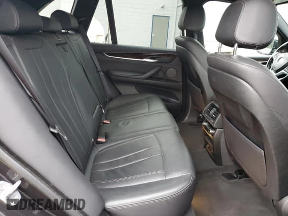 ✅ 2018 BMW X5 xDrive35d • VIN: 5UXKS4C52J0Y20517 • Лот: 65789035. Опубликован ранее на Copart с пробегом 118 389 миль. Бесплатный доступ к архиву аукционных продаж из США и подробный отчёт об истории автомобиля на DreamBid. Изображение 11.