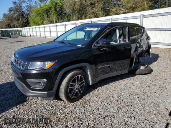 ✅ 2019 Jeep Compass Latitude • VIN: 3C4NJCBBXKT677551 • Lot: 48625185. Wystawiony na Copart z przebiegiem 137 951 mil. Bezpłatny archiwum sprzedaży aukcyjnych z USA i szczegółowy raport historii pojazdu na DreamBid. Zdjęcie 1.