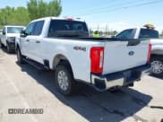 ✅ 2024 Ford F-250 XL • VIN: 1FT7W2BT9RED57676 • Lot: 42593411. Wystawiony na IAAI z przebiegiem 40 438 mil. Bezpłatny archiwum sprzedaży aukcyjnych z USA i szczegółowy raport historii pojazdu na DreamBid. Zdjęcie 3.