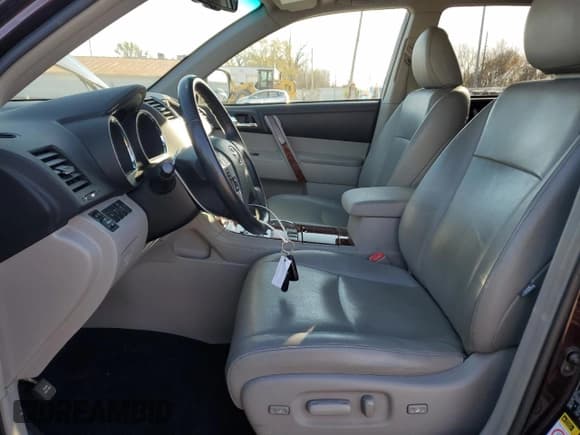 ✅ 2012 Toyota Highlander Limited • VIN: 5TDDK3EH1CS129572 • Lot: 91906415. Listed on Copart with 126,274 mi. Free auction sales archive from the USA and detailed vehicle history report at DreamBid. Image 7.